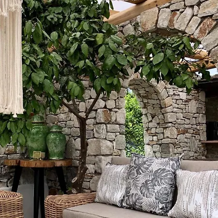 Byblos Luxury * Prínos