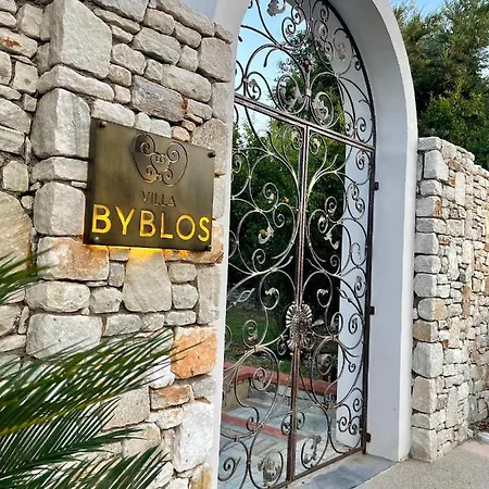 Villa Byblos Luxury *